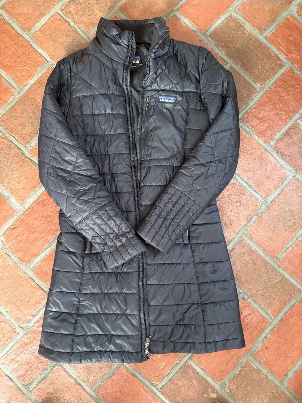 XS Women’s Patagonia Black Long Quilted Packable Jacket